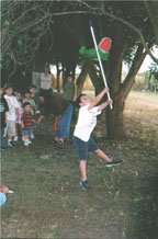 pinata3.JPG (98456 bytes)